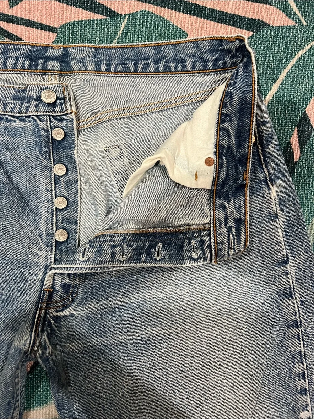 Vintage 1996 Levi’s 501xx Buttonfly Distressed Denim Jeans 34x30 481 CO21